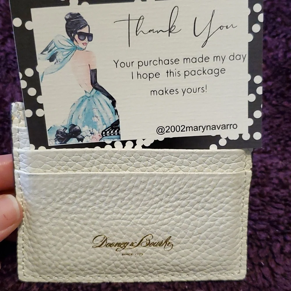 💥 SOLD 🚫  Dooney & Bourke card wallet, cream colored- - Picture 8 of 8